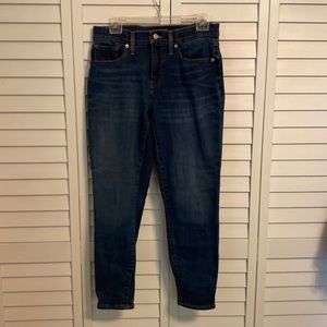 Lucky jeans size 8/29 dark denim, stretch , mid rise Ava.